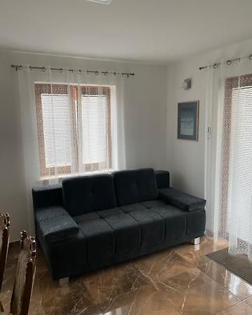 Apartman L. Banjole Luaran gambar